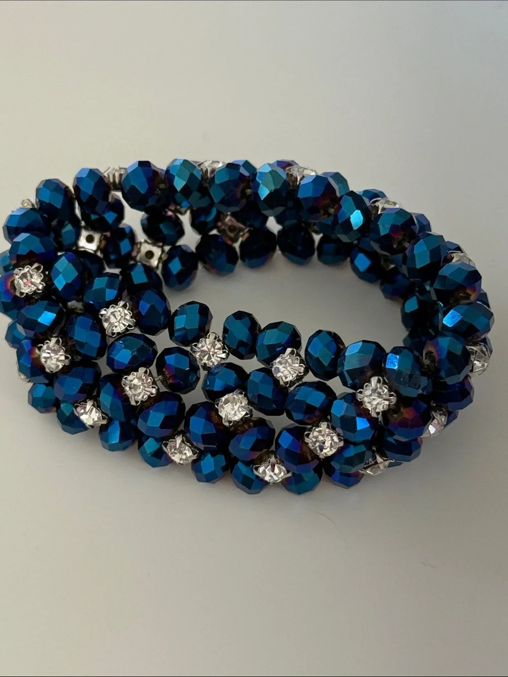 Vtg gorgeous Blue bead clear stretch prong set rhinestone Bracelet beautiful
